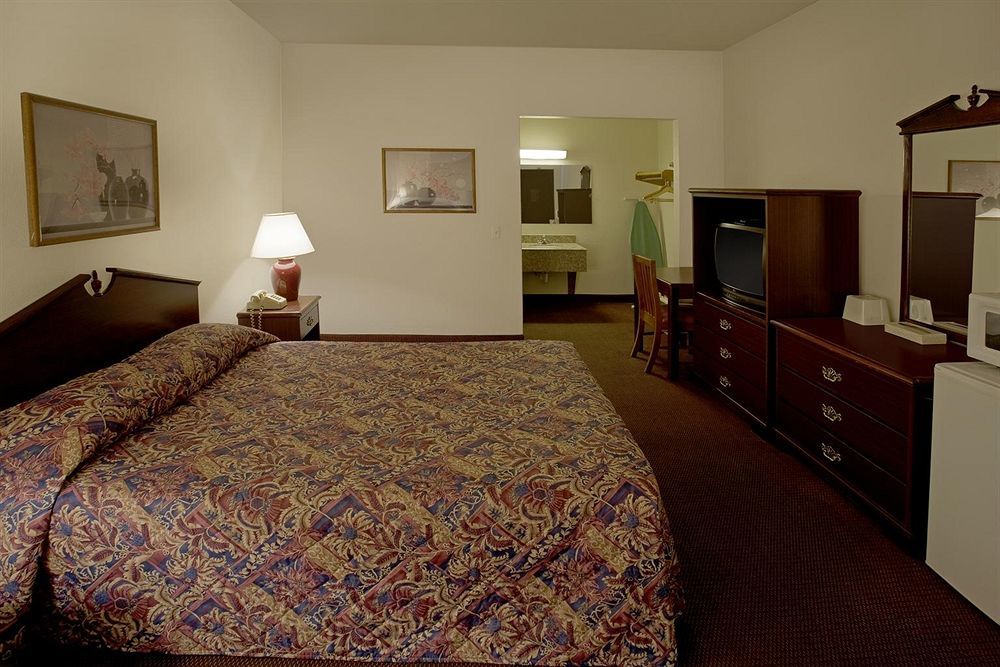 Americas Best Value Inn-Livonia/Detroit Extérieur photo